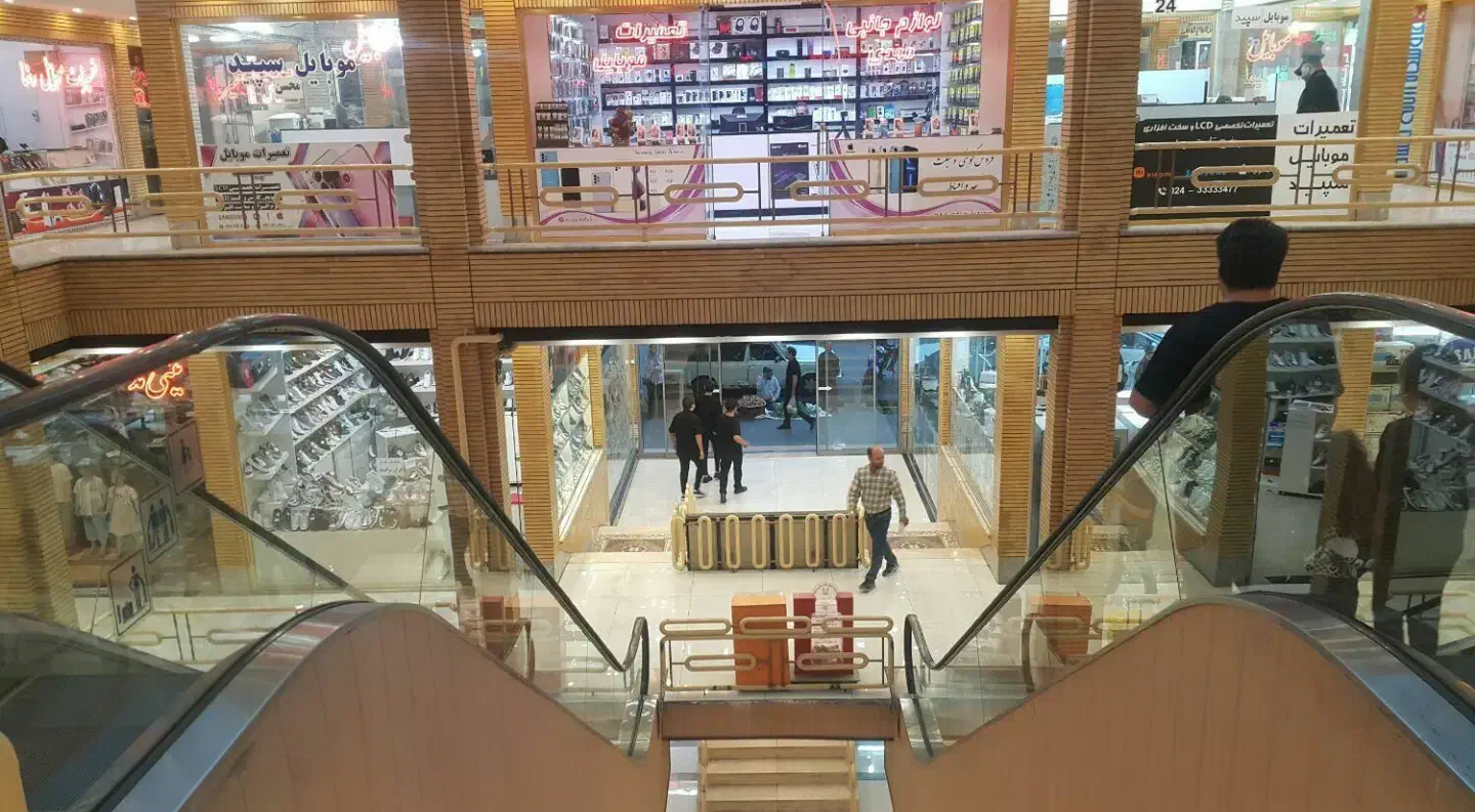 مغازه مناسب برای خدمات موبایل|اجارهٔ مغازه و غرفه|زنجان, |دیوار