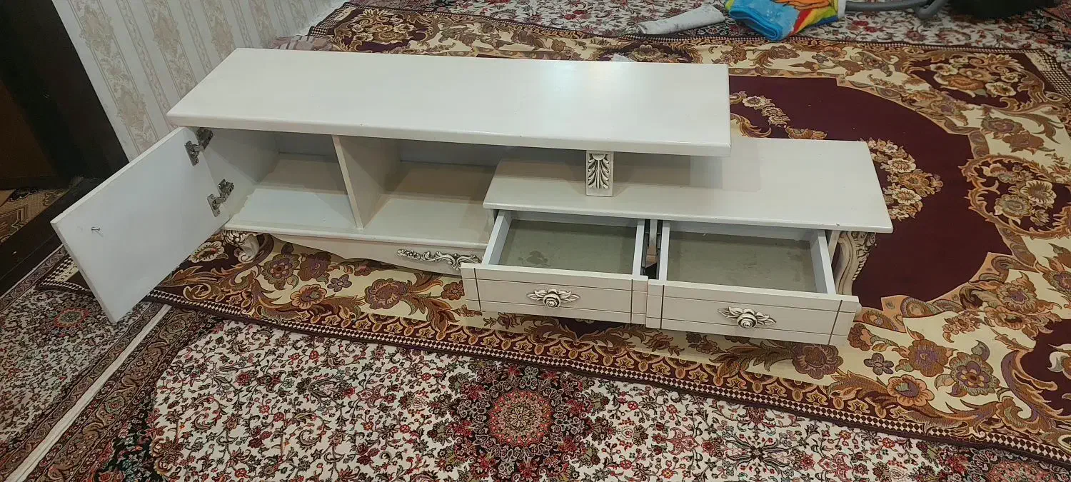 میز TV در حد نو.|میز تلویزیون|بیجار, |دیوار