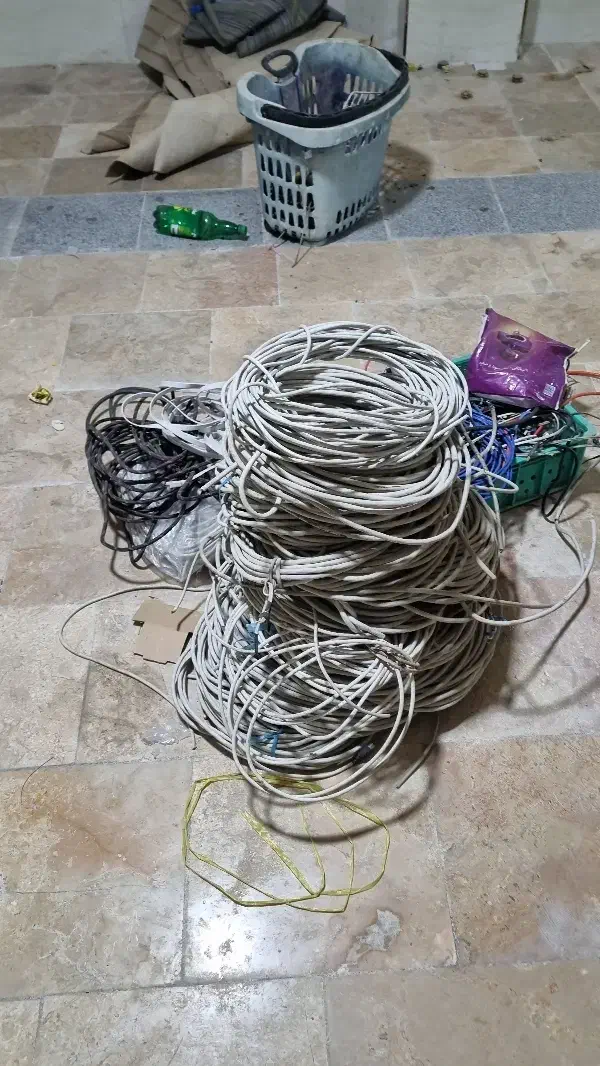 سیم دوربین بهترین کیفیت در حد نو بدون پارگی|دوربین مداربسته|برخوار, |دیوار