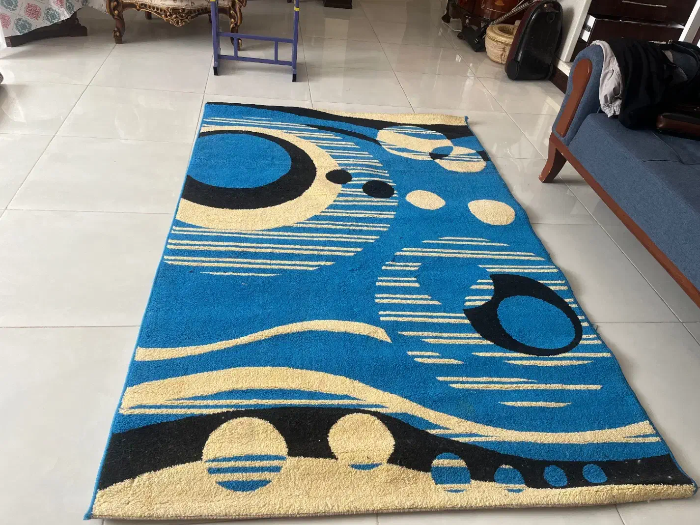 مفت نصف قیمت بازار فرش آبی مناسب اتاق کودک نوجوان|فرش|یزد, |دیوار
