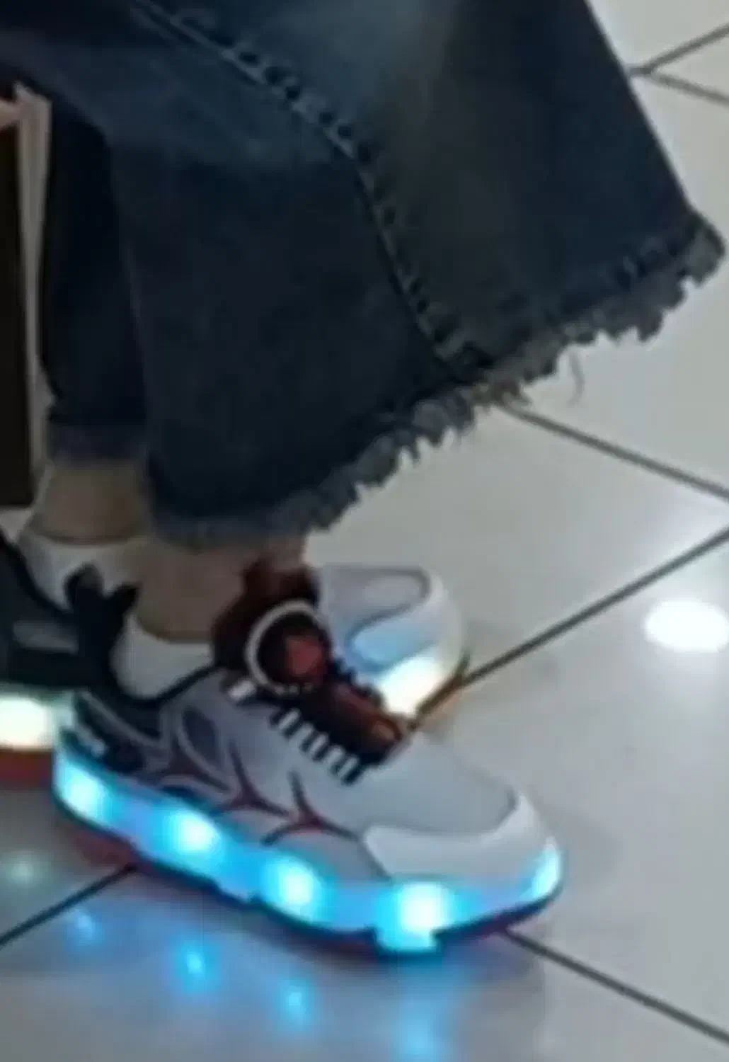 کفش اسکیتی|دوچرخه، اسکیت، اسکوتر|مشهد, مشکینی (شهرک غرب)|دیوار