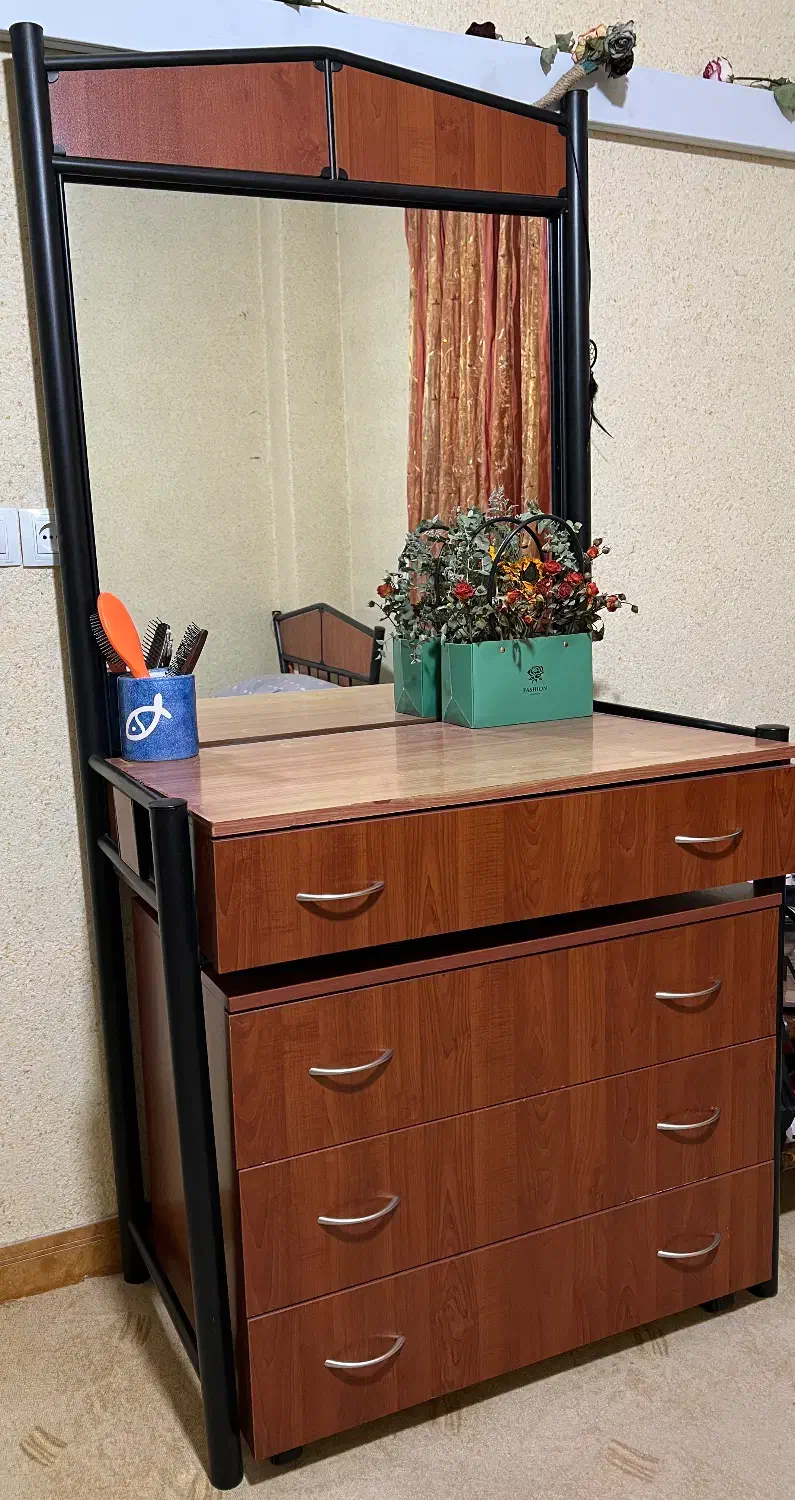 سرویس تختخواب و دراور فلزی|تخت و سرویس خواب|هشتگرد, شهرک اداری|دیوار