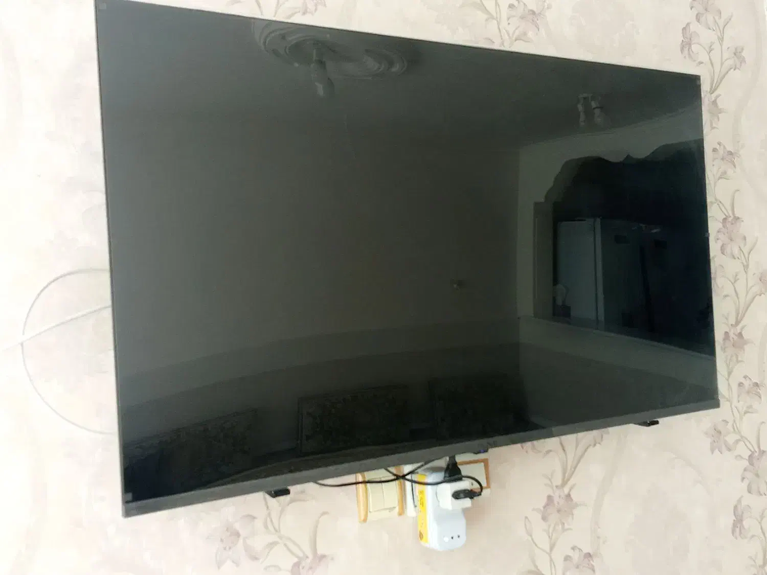 تلویزیون اولیو|تلویزیون و پروژکتور|قائن, |دیوار