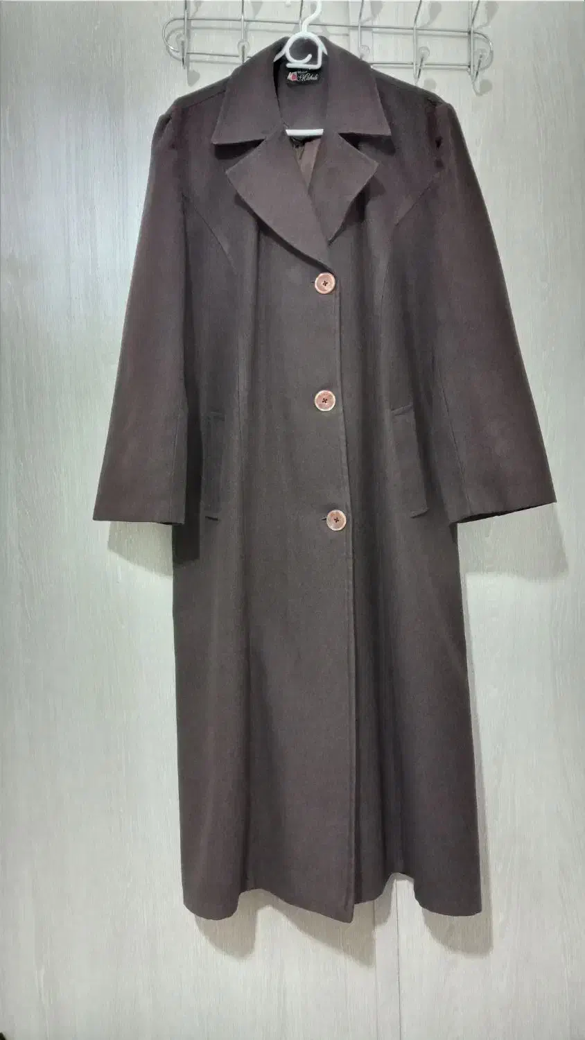 پالتو زنانه. سایز  ۴۸ تا ۵۰|لباس|سلماس, |دیوار