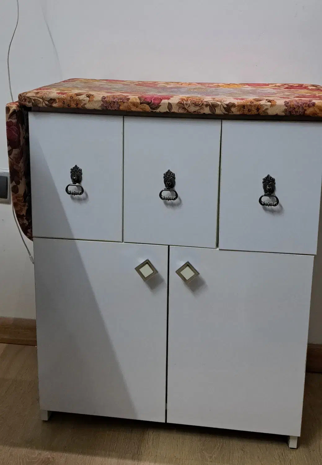 میز اتو|اتو و لوازم اتو|دلیجان, |دیوار