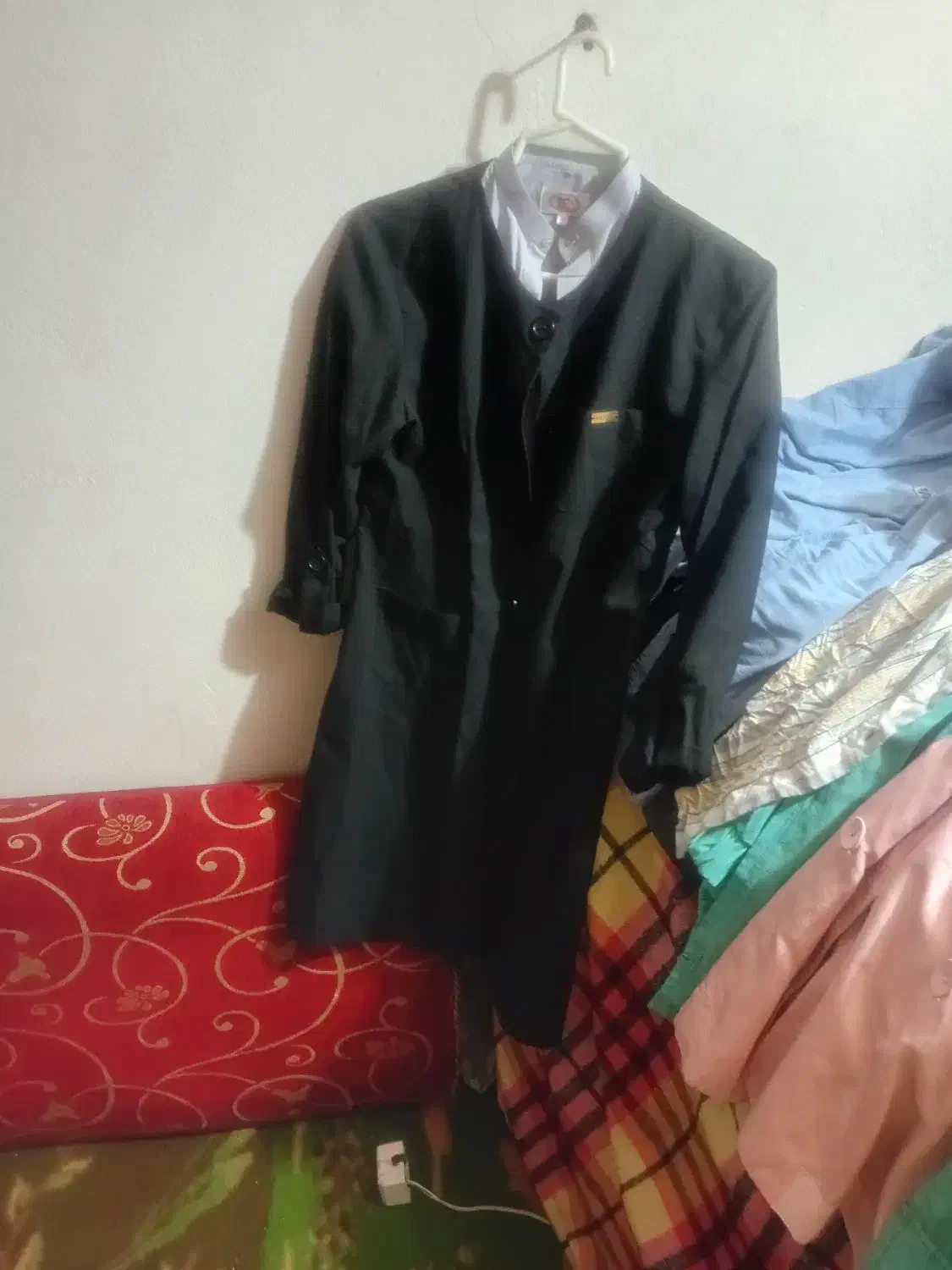 تعدادی مانتوهای زنانه|لباس|اصفهان, شاهد|دیوار