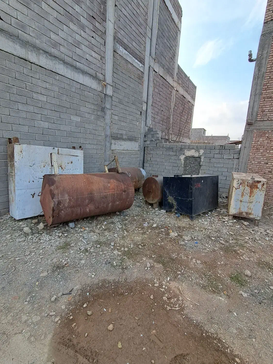 تانکر آب|مصالح و تجهیزات ساختمان|سقز, |دیوار