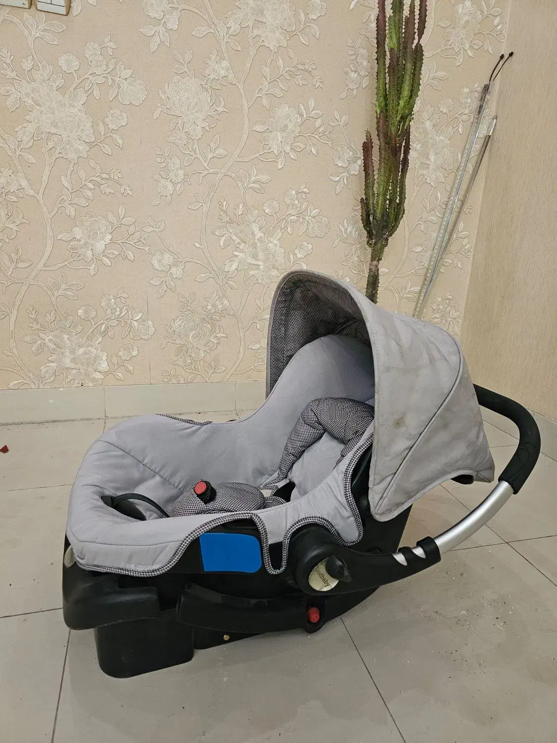 کریر و صندلی ماشین|تخت و صندلی بچه|تهران, فردوس|دیوار