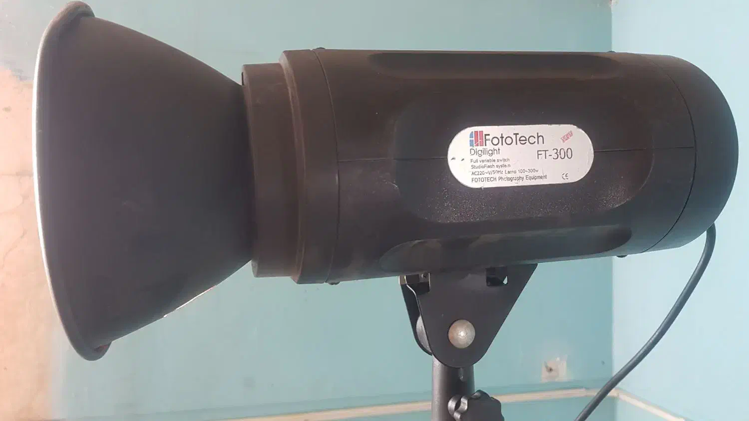 فلش ۳۰۰ ژول fototech|دوربین عکاسی و فیلم‌برداری|تهران, دردشت|دیوار