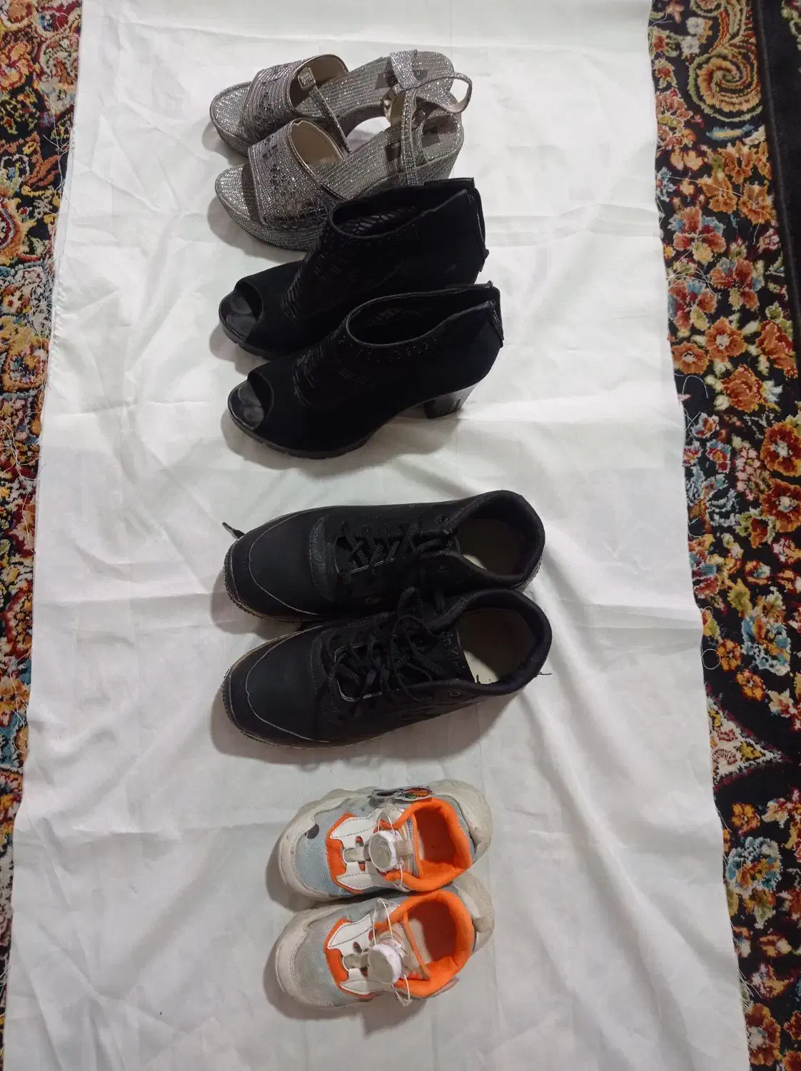 چند جفت کفش زنانه و مردانه|کیف، کفش، کمربند|سبزوار, مدرس|دیوار