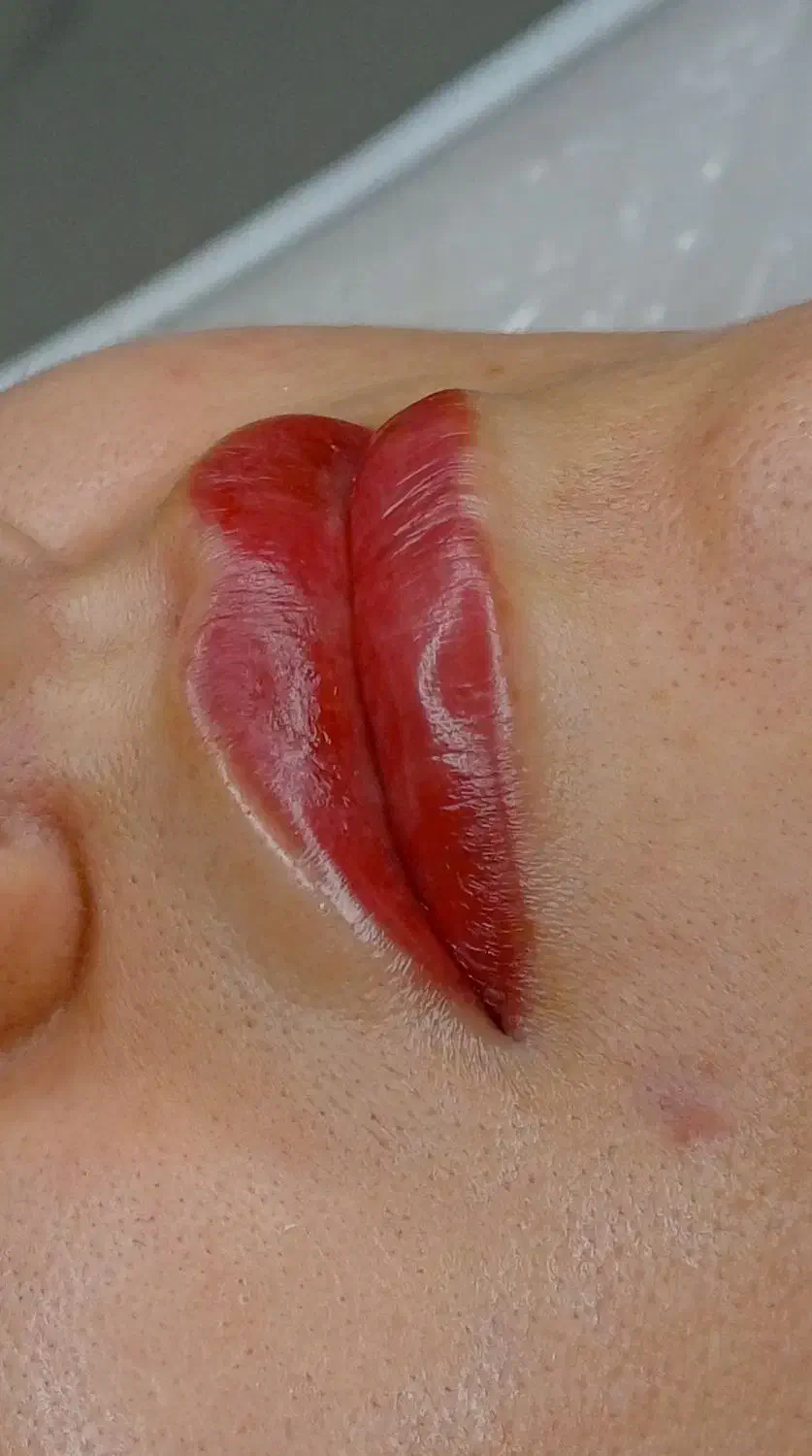 خدمات رایگان میکروبلیدینگ ابرو|خدمات آرایشگری و زیبایی|رشت, معلم|دیوار