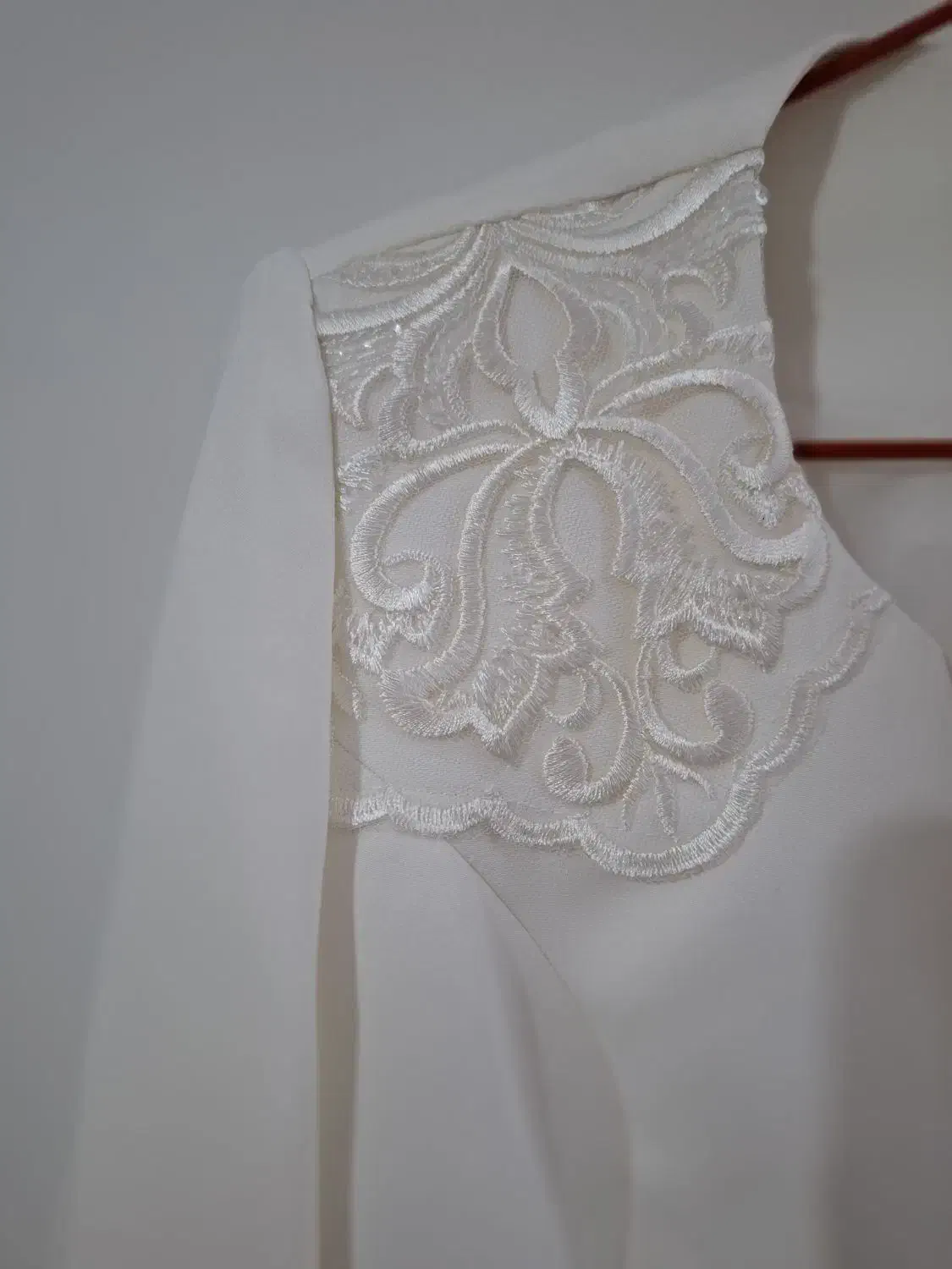 لباس عقد|لباس|رودهن, |دیوار