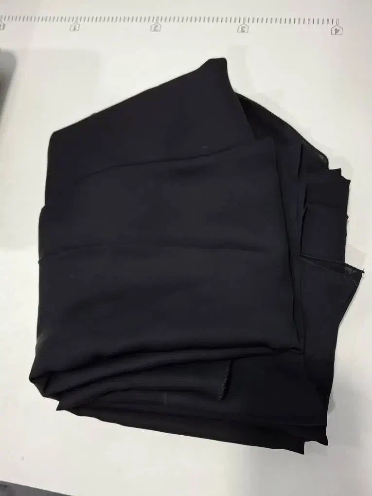 چادر حریر زنانه|لباس|قدس, شهر‌قدس|دیوار