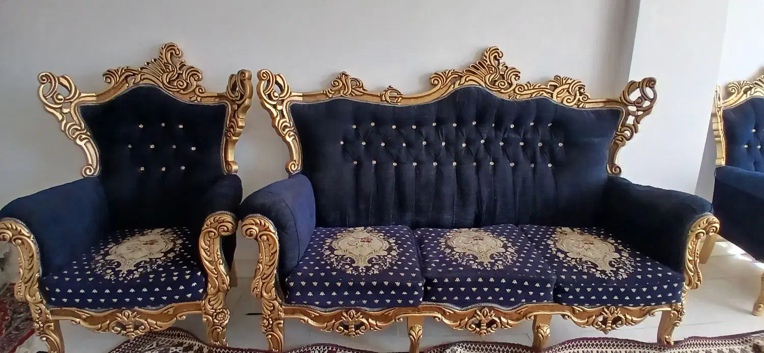 مبل ۷ نفره کلاسیک|مبلمان خانگی و میز عسلی|هشتگرد, فاز ۷ مهستان|دیوار