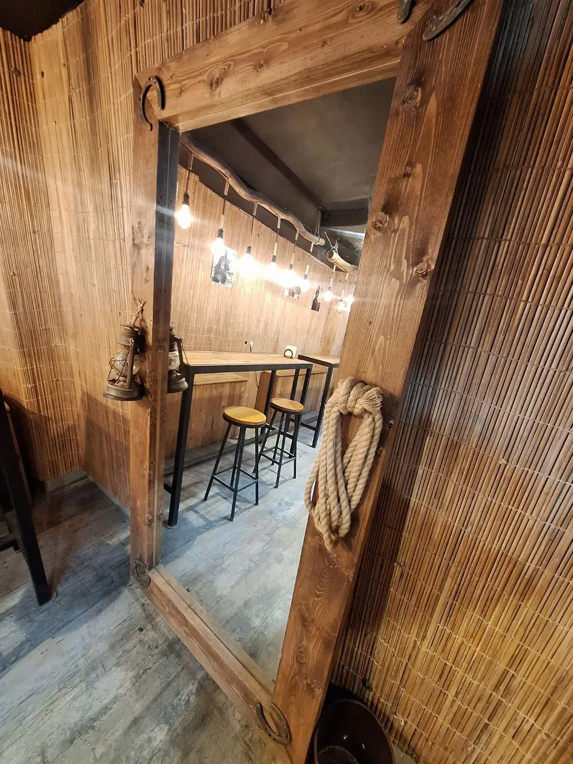 آویز و آینه|لوستر و چراغ آویز|اصفهان, جلفا|دیوار