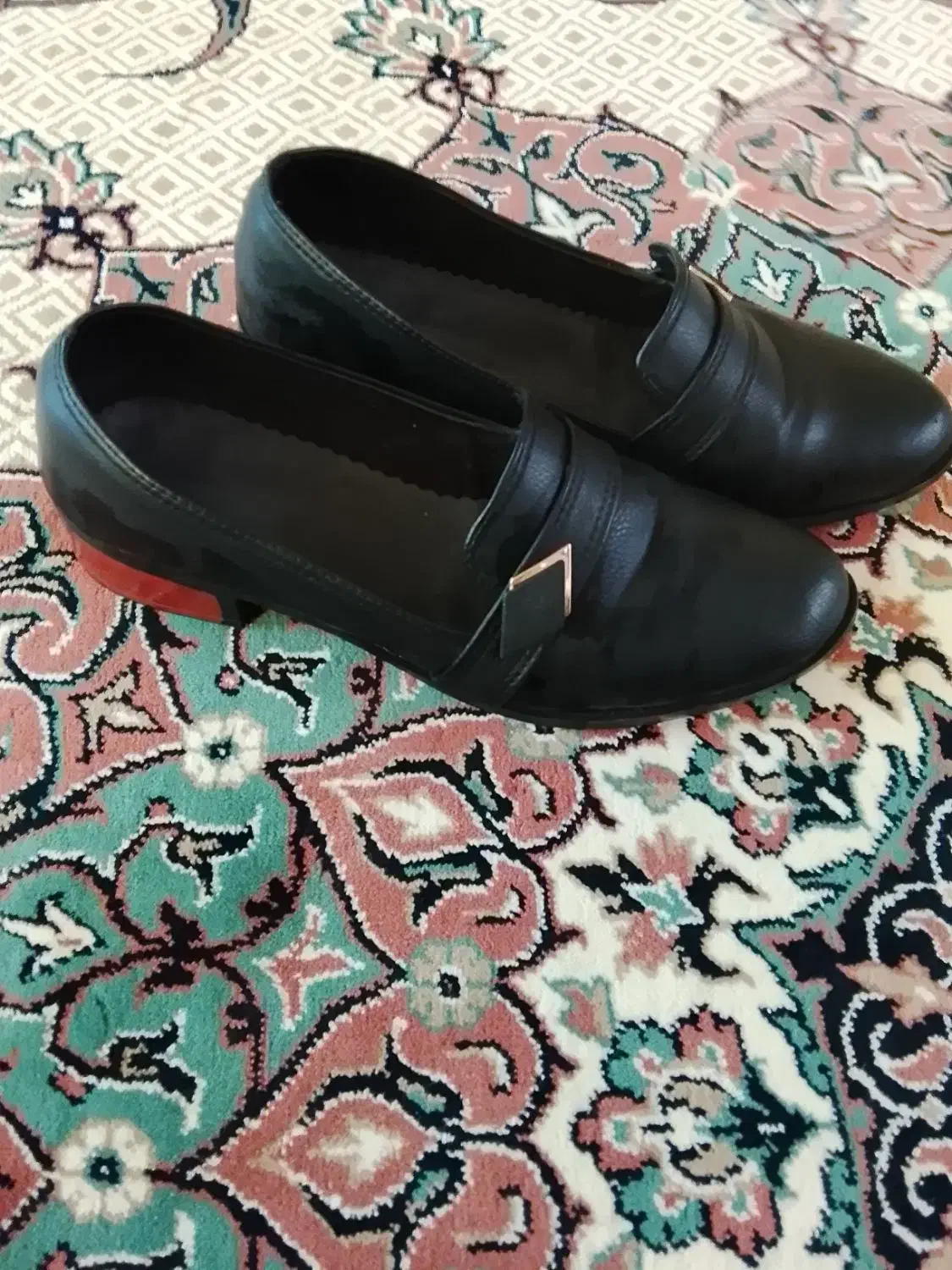 کفش|کیف، کفش، کمربند|یاسوج, |دیوار