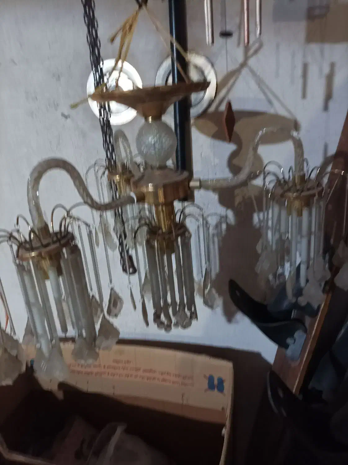 دو عدد لوستر|لوستر و چراغ آویز|گنبد کاووس, |دیوار