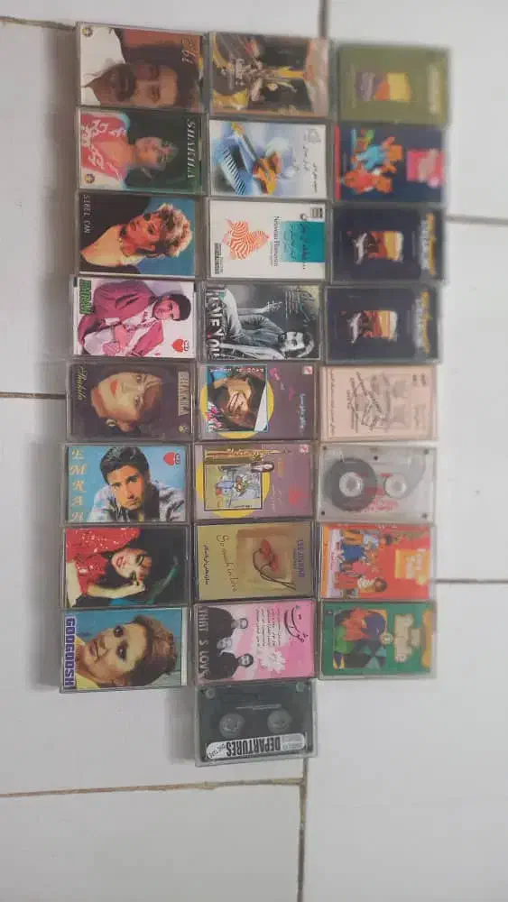 نوار کاست|فیلم و موسیقی|پردیس, فاز ۴|دیوار