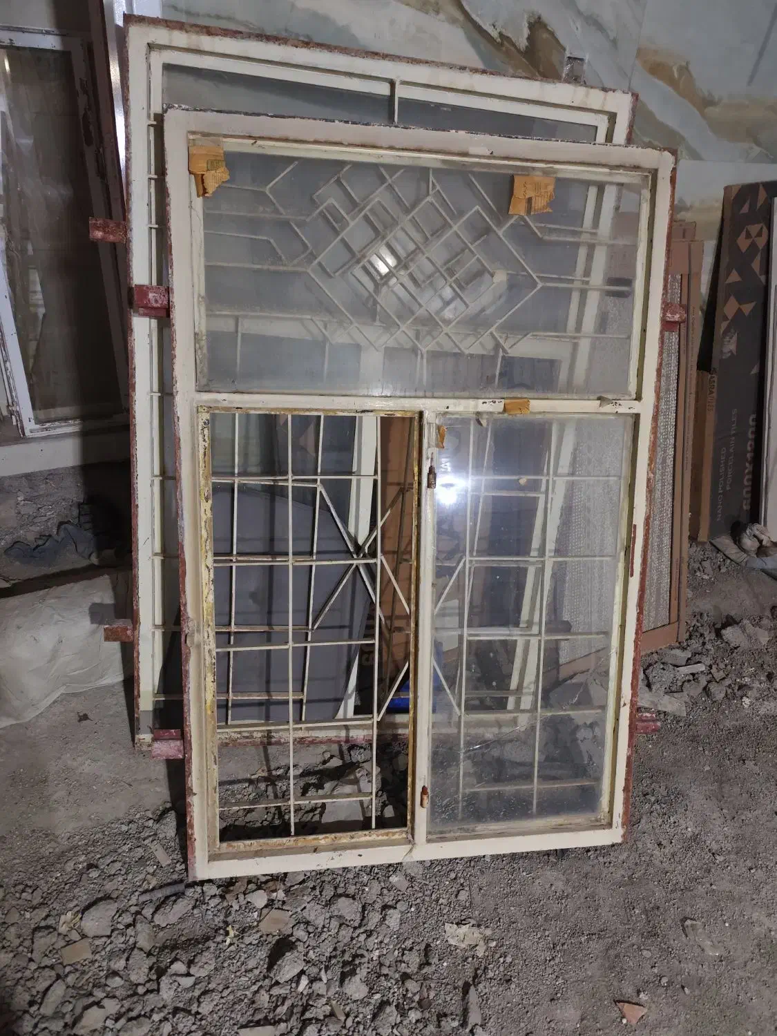 درب دو لنگ و دو عدد پنجره|مصالح و تجهیزات ساختمان|ایلام, |دیوار