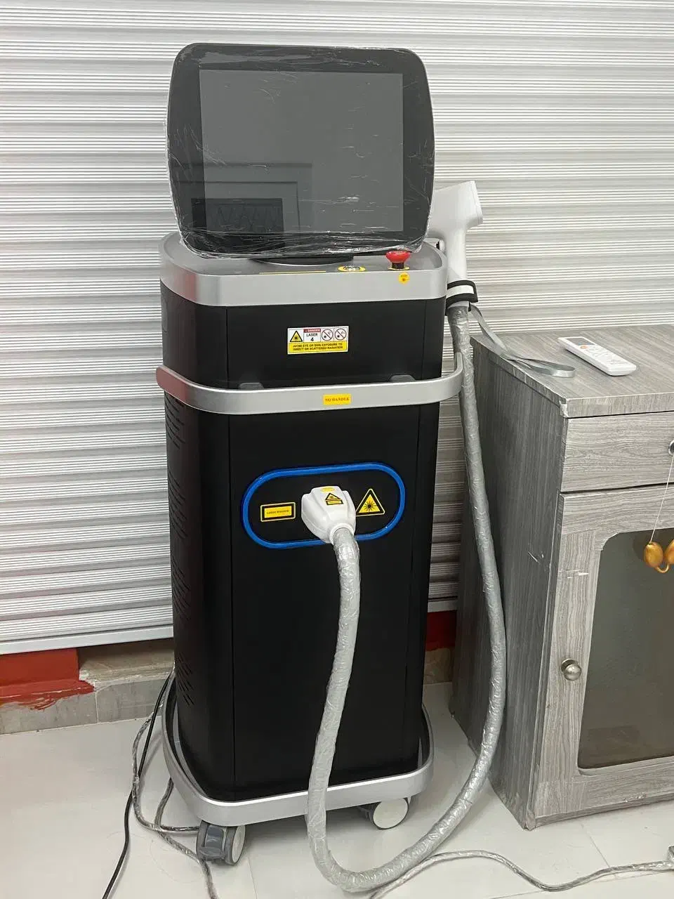 اولین دستگاه لیزر۲۰۲۵ در گلبهار|خدمات آرایشگری و زیبایی|چناران, |دیوار