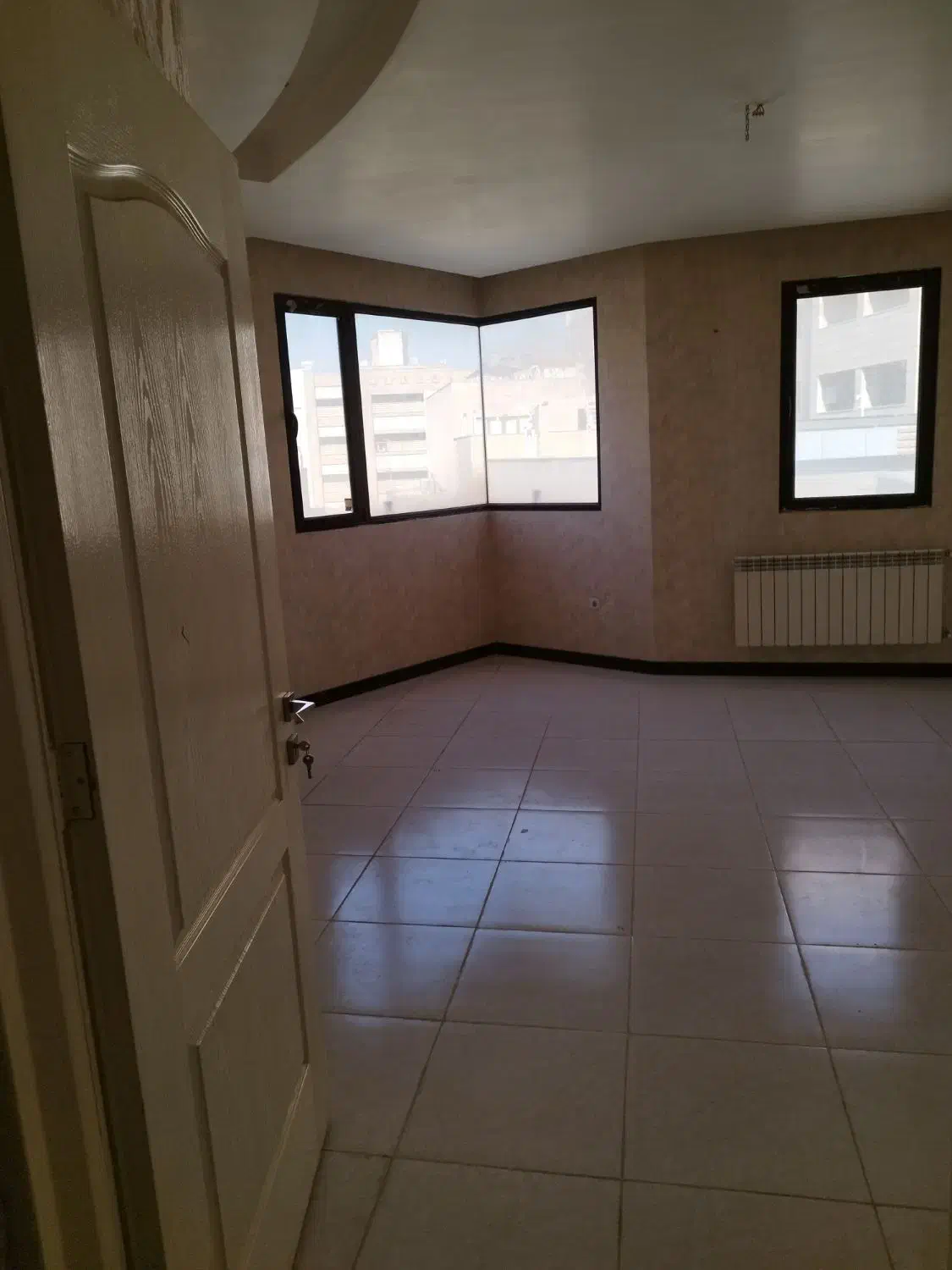 واحد ۲۸۰ متری ۴خوابه|اجارهٔ آپارتمان|قم, باغ کرباسی|دیوار