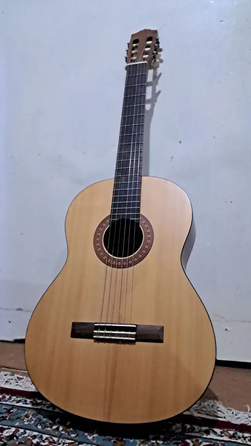 گیتار c40 m اورجینال و سالم|گیتار، بیس، امپلیفایر|گالیکش, |دیوار