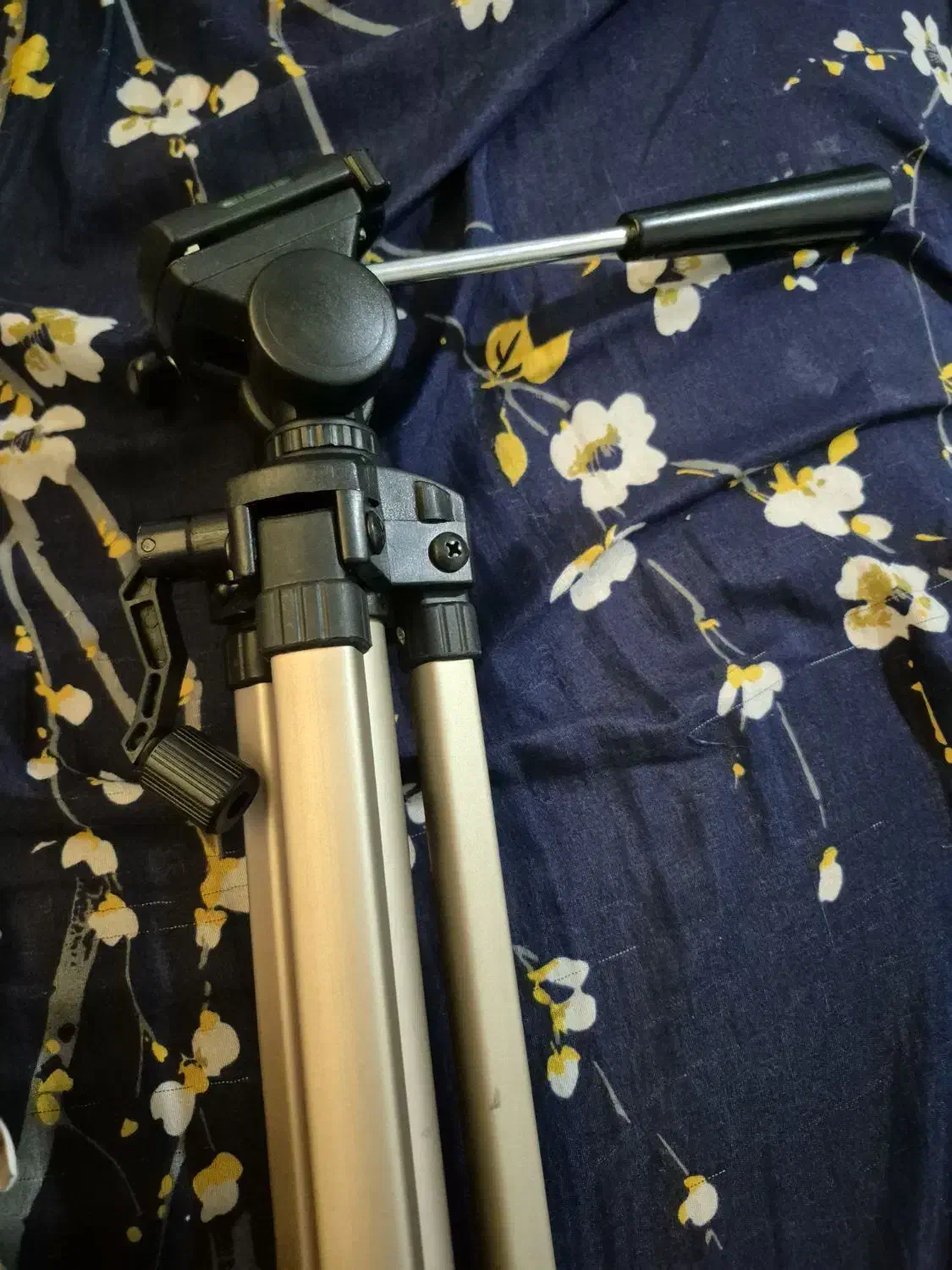 سه پایه‌‌دوربین|دوربین عکاسی و فیلم‌برداری|شیراز, شیشه‌گری|دیوار