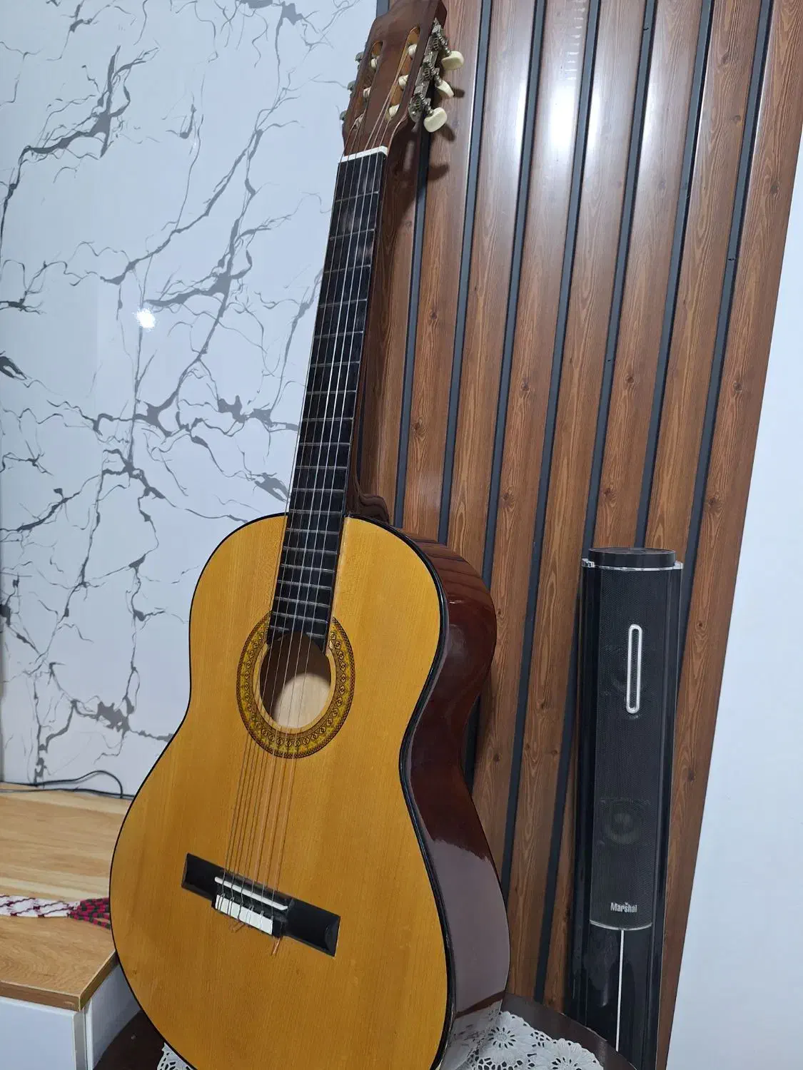 گیتار|گیتار، بیس، امپلیفایر|مراوه, |دیوار