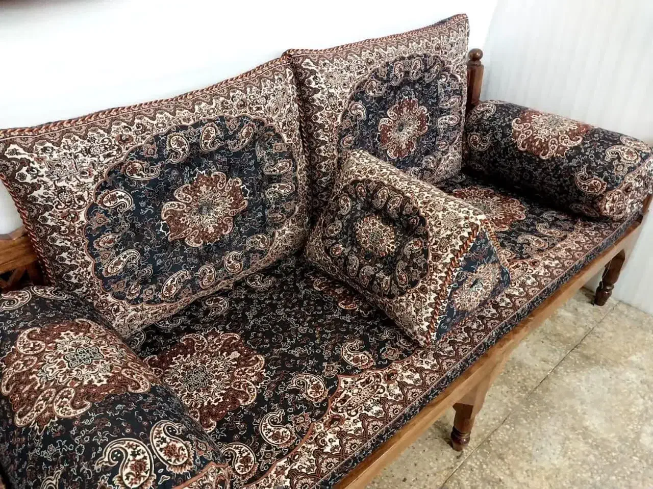 تولید و پخش عمده پشتیهای تشک بالش مثلثی ترمه|پشتی|تهران, شکوفه|دیوار