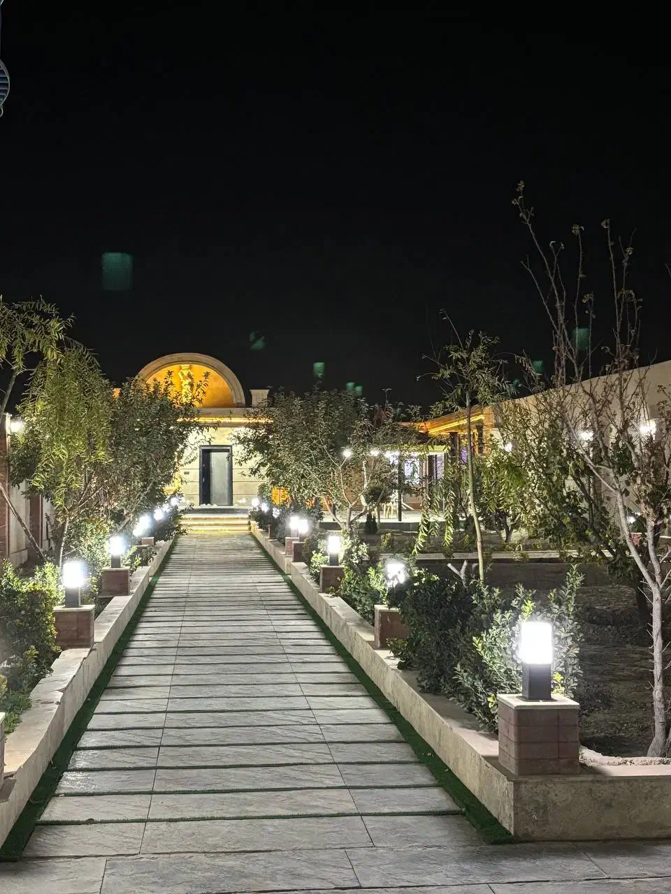 اجاره ویلا و اجاره باغ برای اقامتی دوخوابه|اجارهٔ کوتاه‌مدت ویلا و باغ|فردیس, شهرک ناز|دیوار