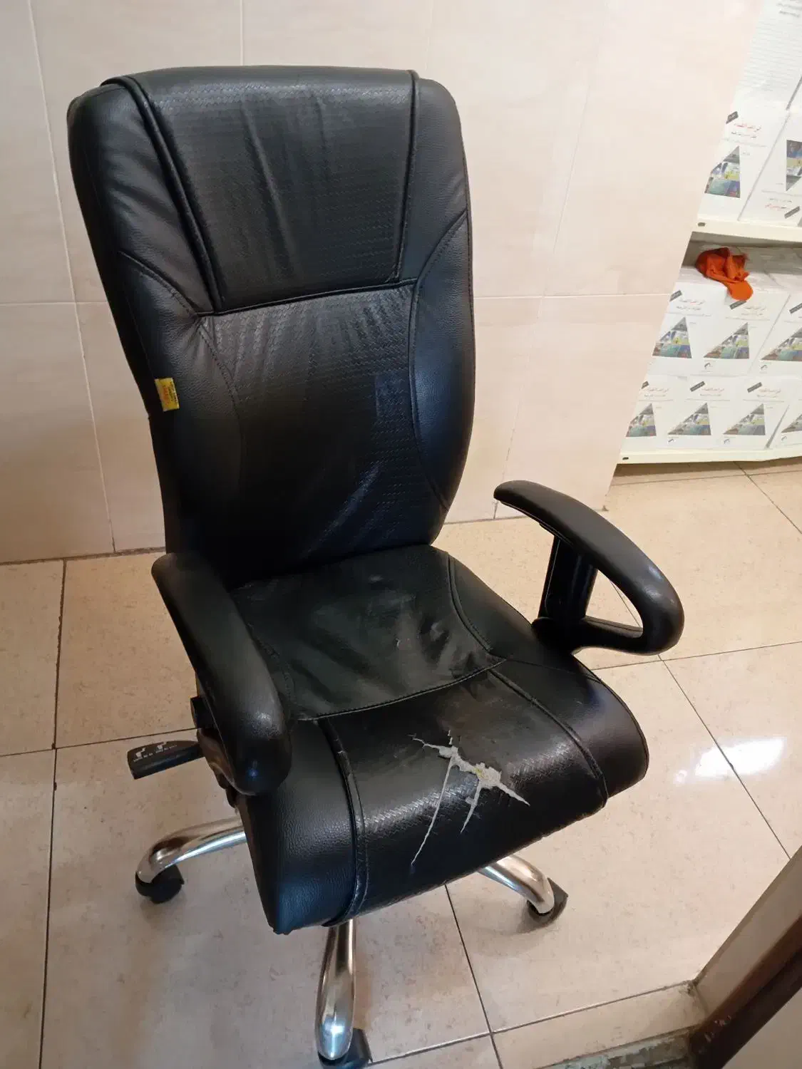 صندلی دفتری اداری|دفتر کار|تهران, فلسطین (میدان انقلاب)|دیوار