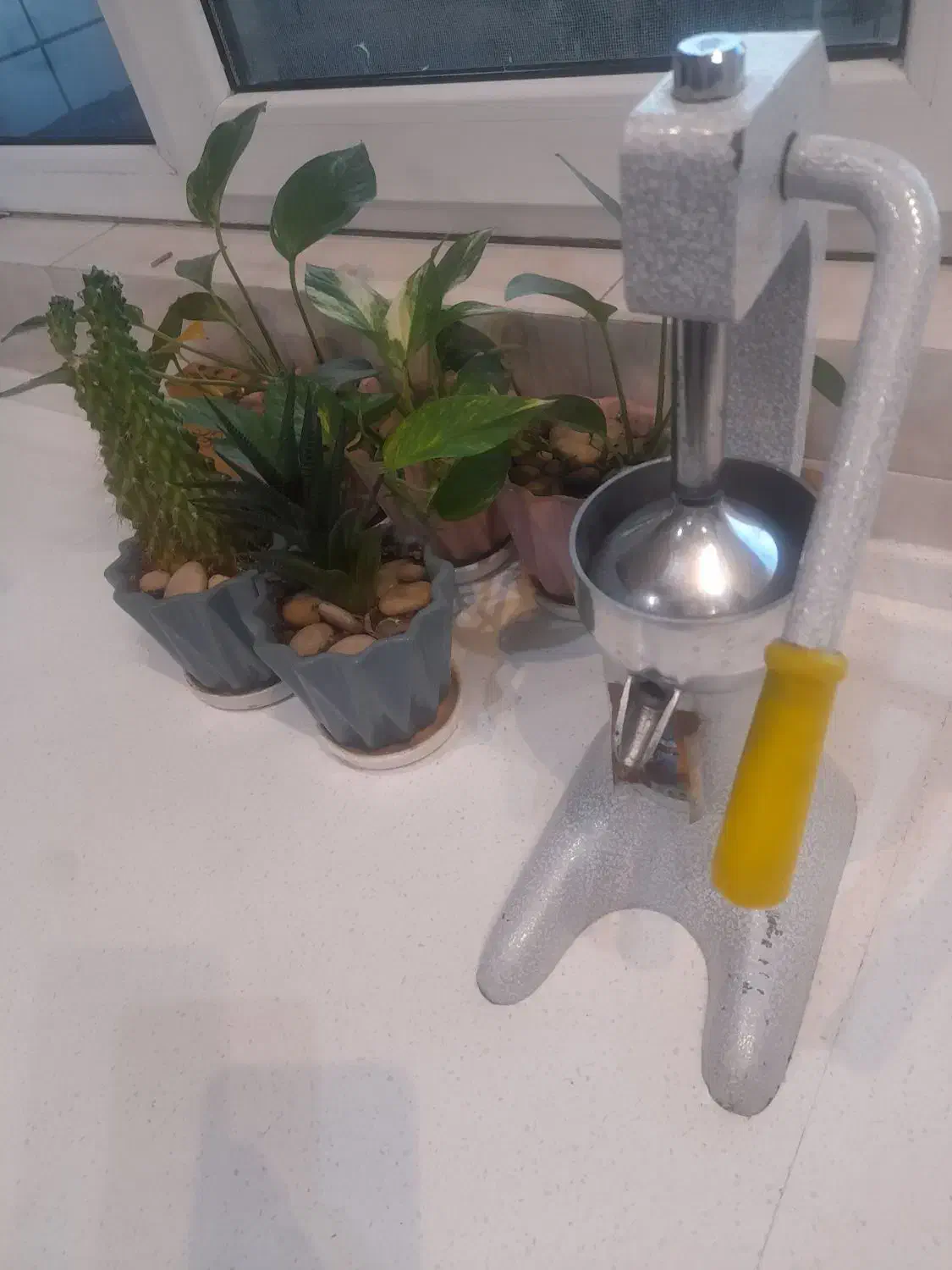 آب انار گیری|آبمیوه‌گیر و آب‌مرکبات‌گیر|شاهین‌شهر, مخابرات (شهید بهشتی)|دیوار