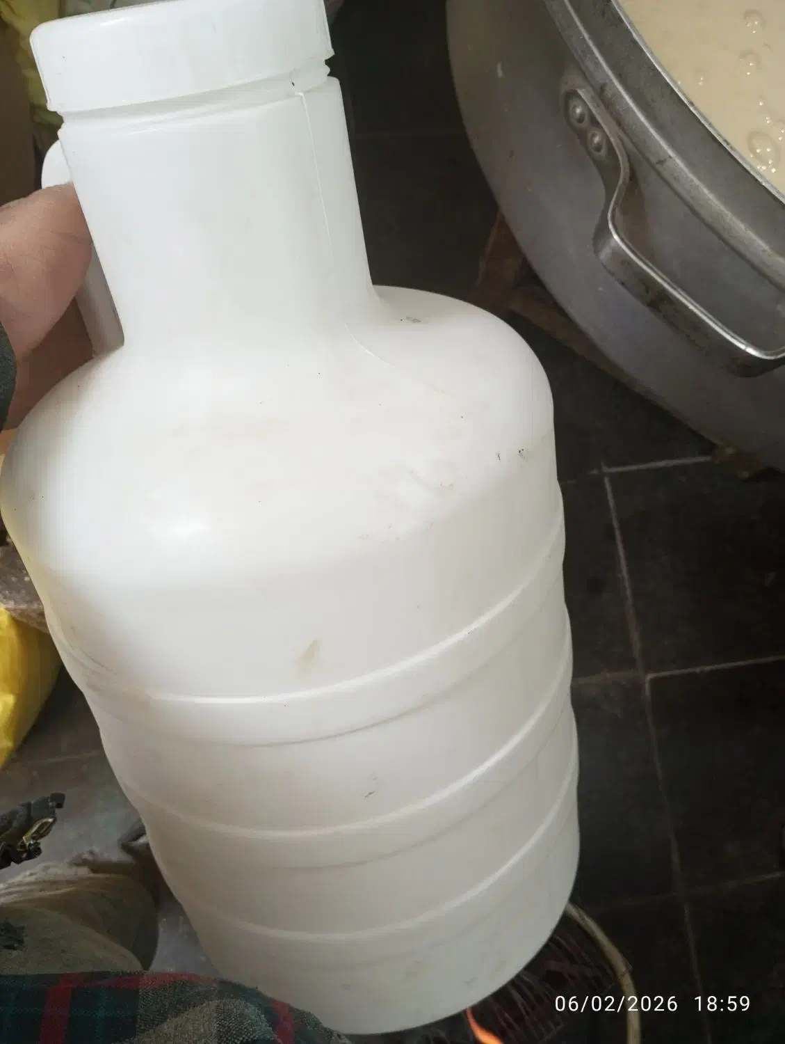 دبه خیارشور|ظروف نگهدارنده، پلاستیکی، یک‌بارمصرف|میاندوآب, |دیوار