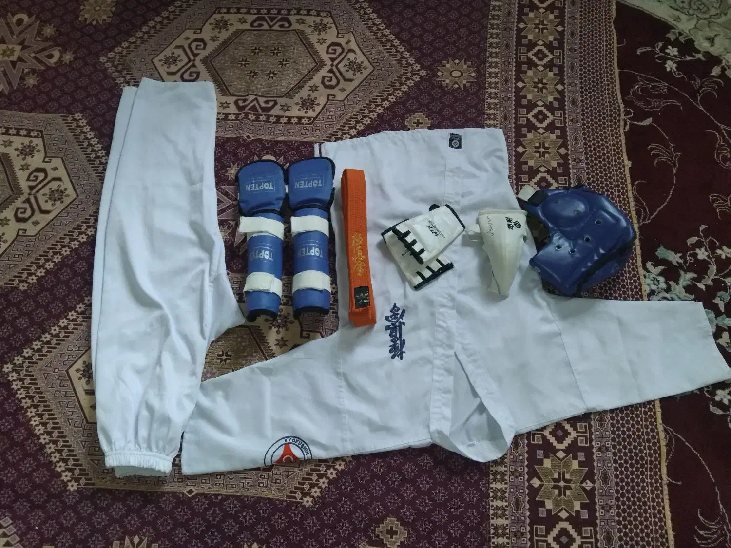 لباس و وسایل رزمی و کیسه بوکس|تجهیزات ورزشی|فرمهین, |دیوار