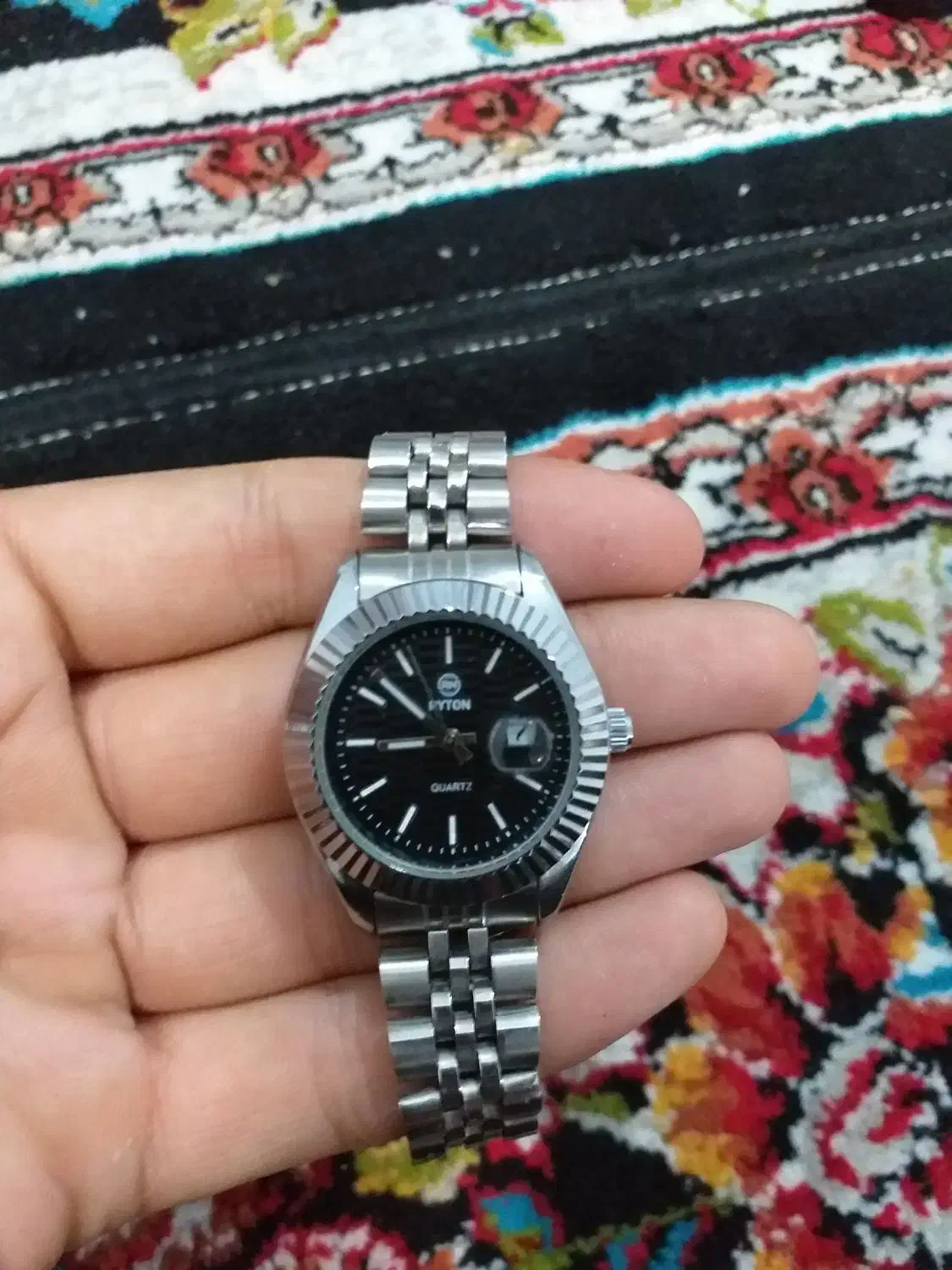 اصل|ساعت|مشهد, طبرسی شمالی|دیوار