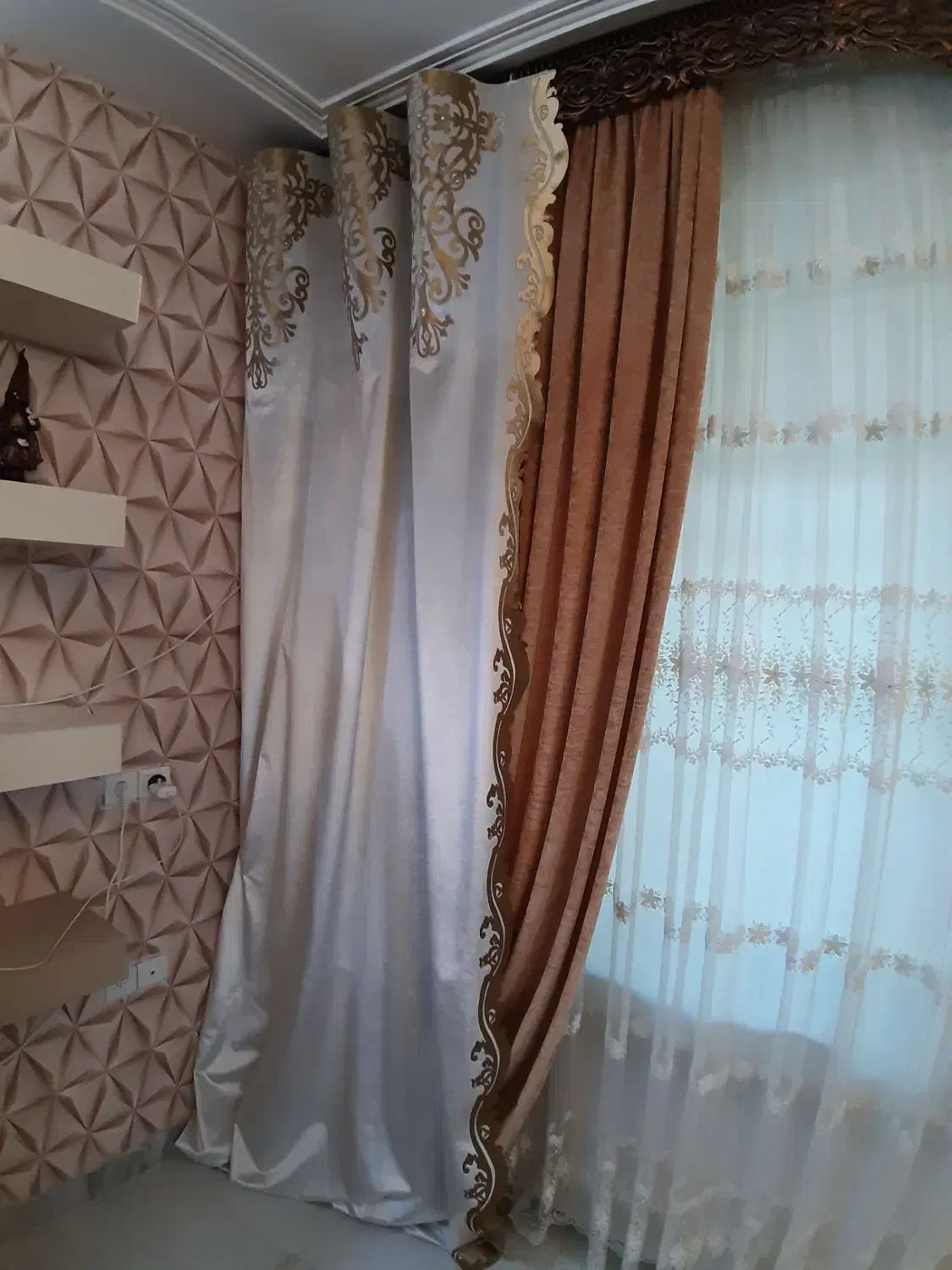 تاج،پرده،دستک|صنایع دستی و سایر لوازم تزئینی|شیروان (خراسان), |دیوار