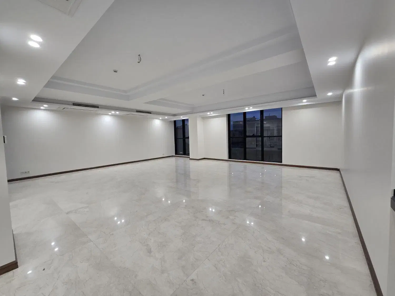 پاسداران/۲۱۲متر/۳خواب/فول مشاعات هتلینگ