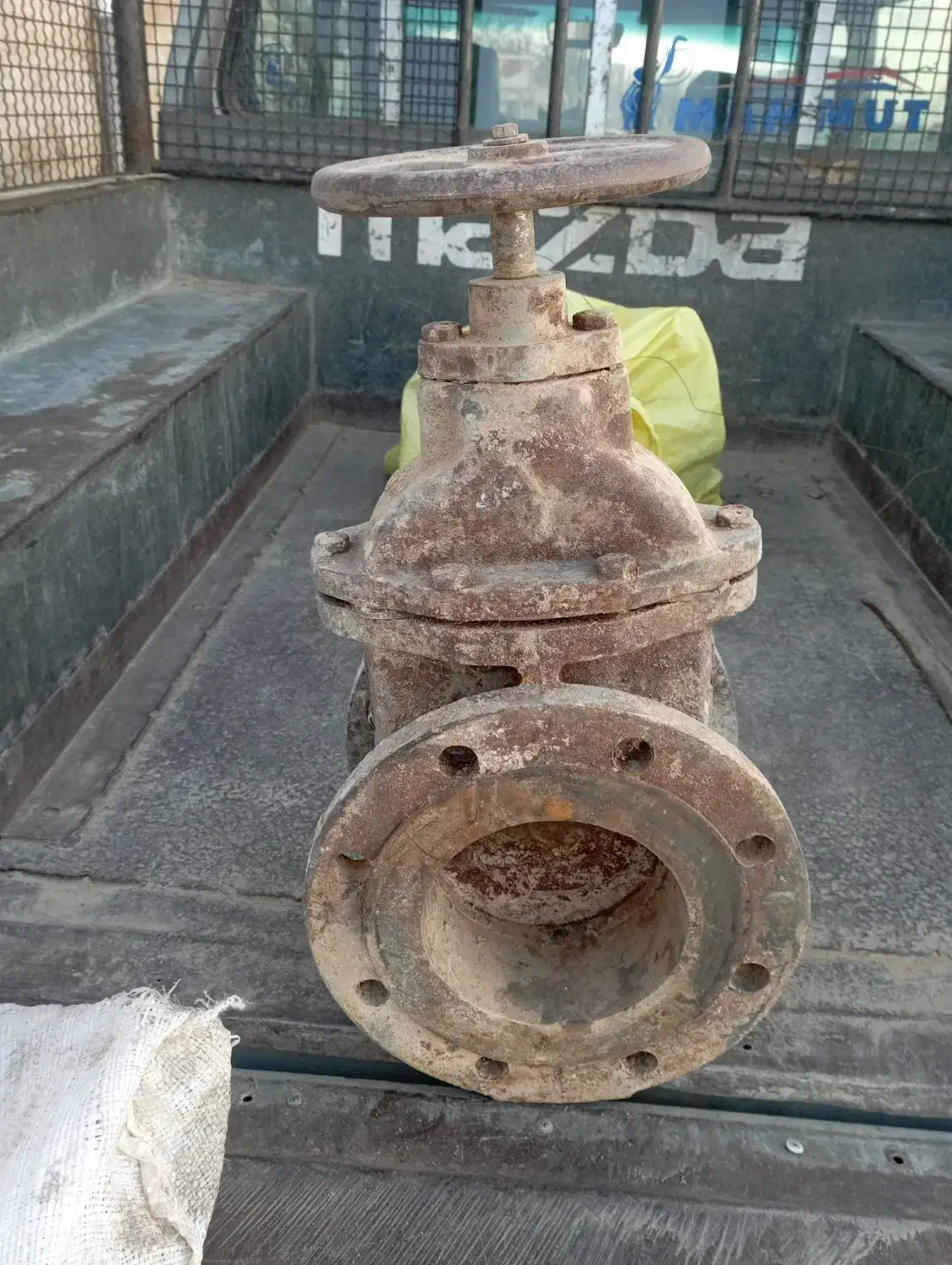 فلکه|ابزارآلات|سامن, |دیوار