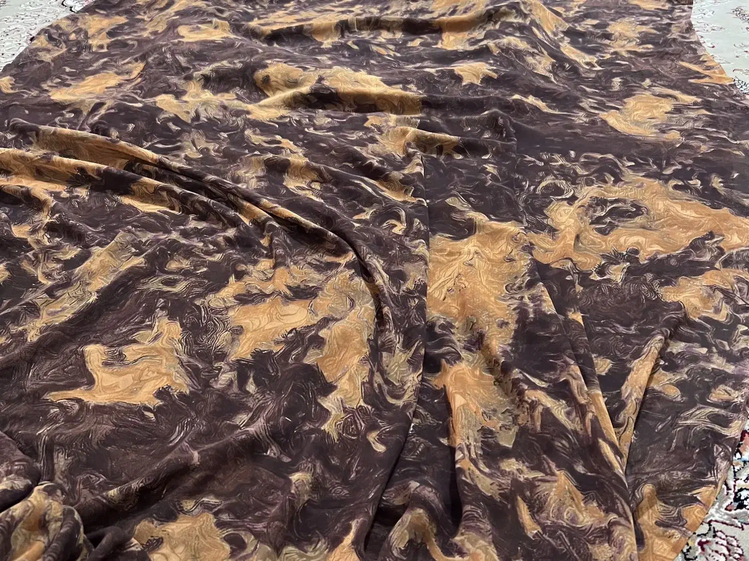 پارچه حریر،۱۰متر ونیم به قیمت۳/۵۰۰|لباس|دهدشت, |دیوار