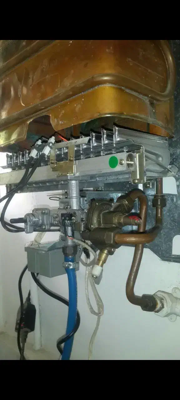 نصب وتعمیرات تخصصی آبگرمکن های دیواری بوتان|خدمات پیشه و مهارت|ارومیه, |دیوار