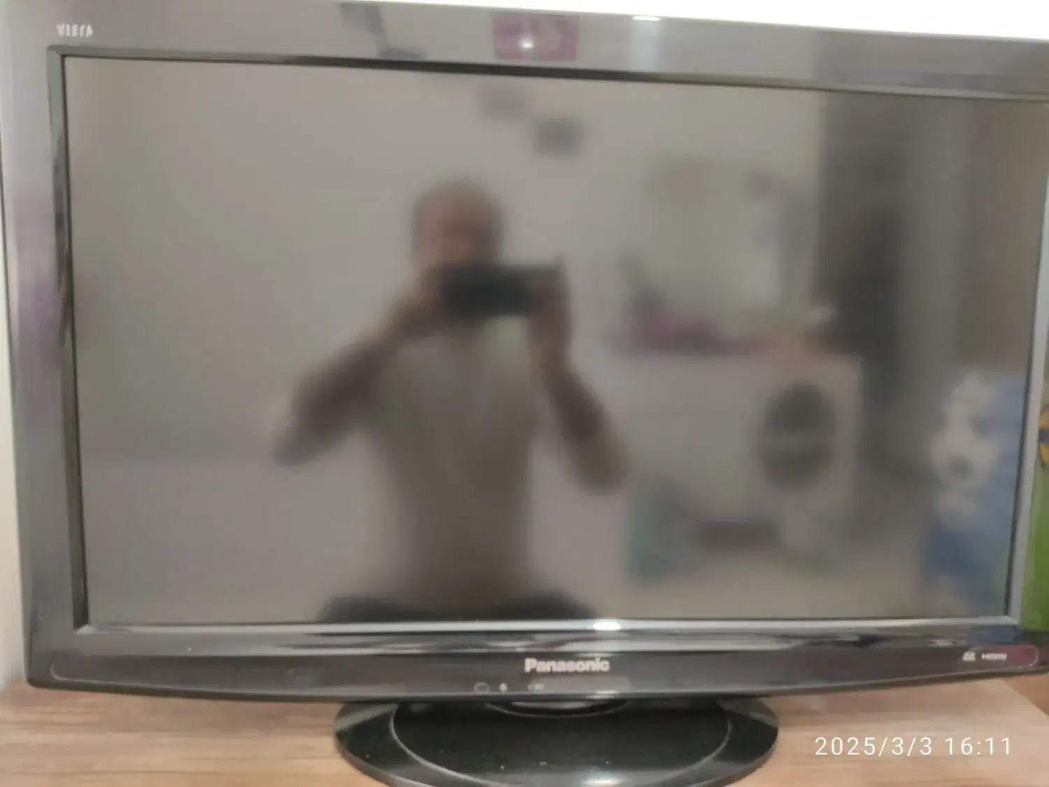 تلویزیون ال سی دی پاناسونیک 32با میز|تلویزیون و پروژکتور|همدان, |دیوار