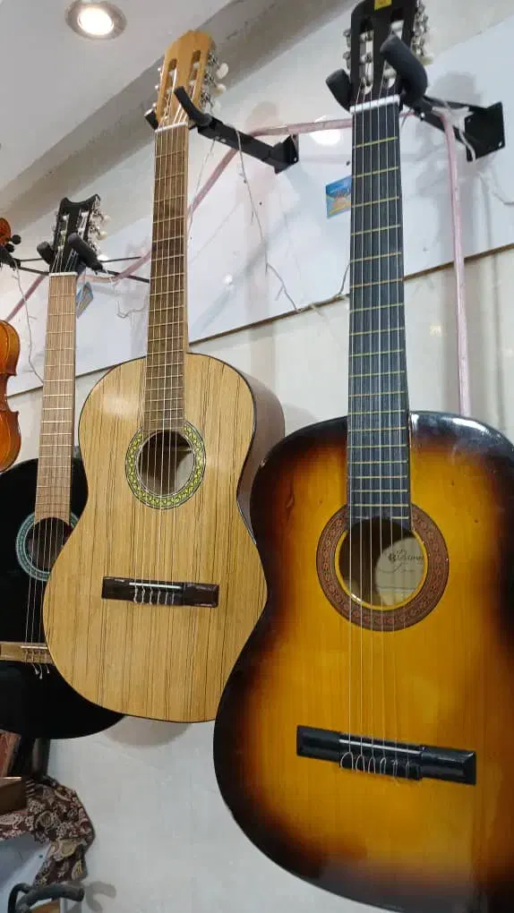 فروش انواع گیتار توسط مدرس +|گیتار، بیس، امپلیفایر|اصفهان, خرم|دیوار