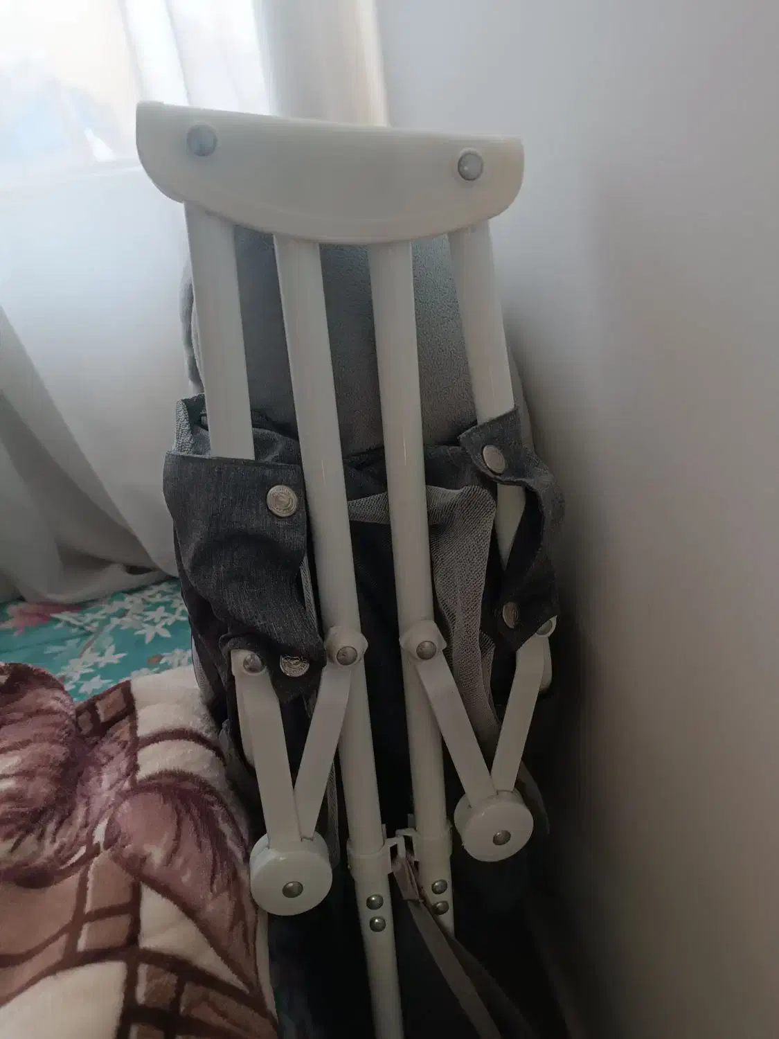 تخت نوزاد گهواره ایی|تخت و صندلی بچه|مشهد, کشف|دیوار