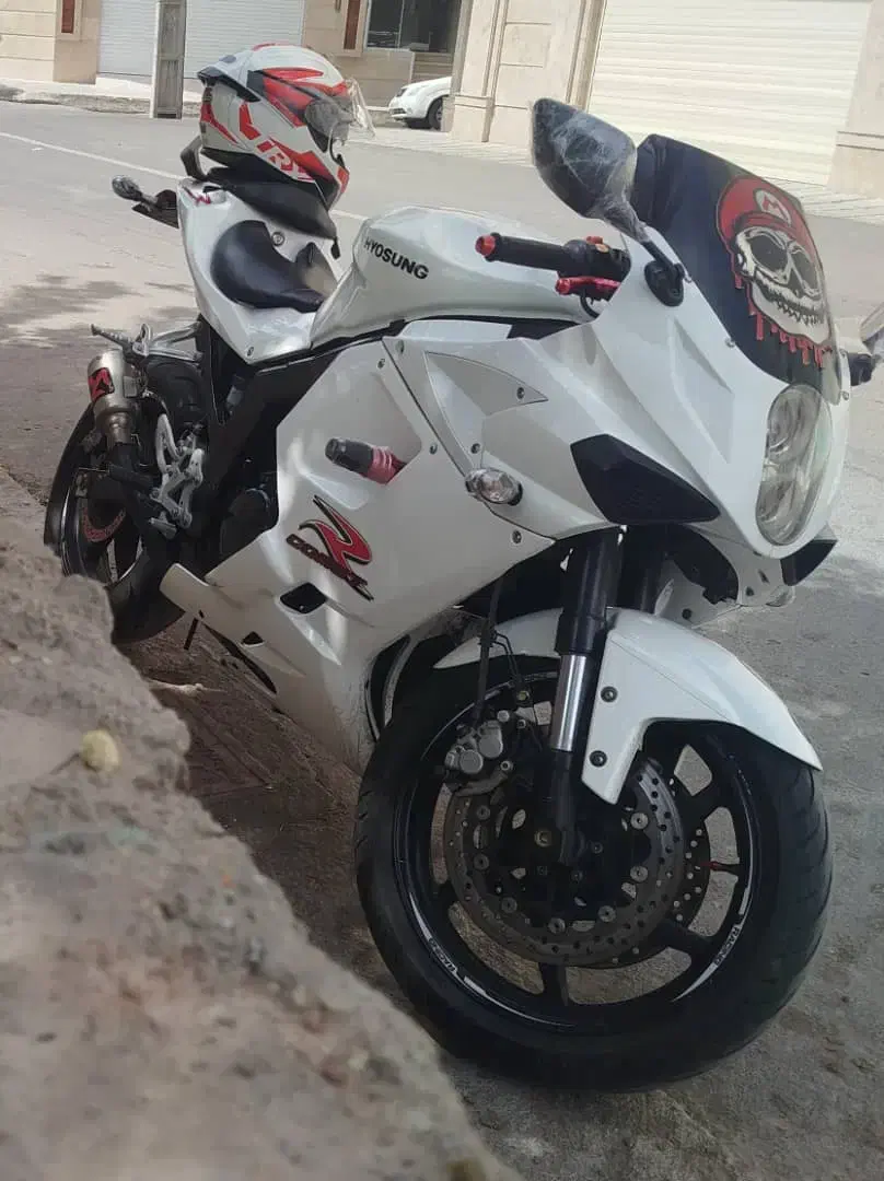 هیوسانگ۲۵۰ دوسیلندر|موتورسیکلت|محمدیه-قزوین, |دیوار