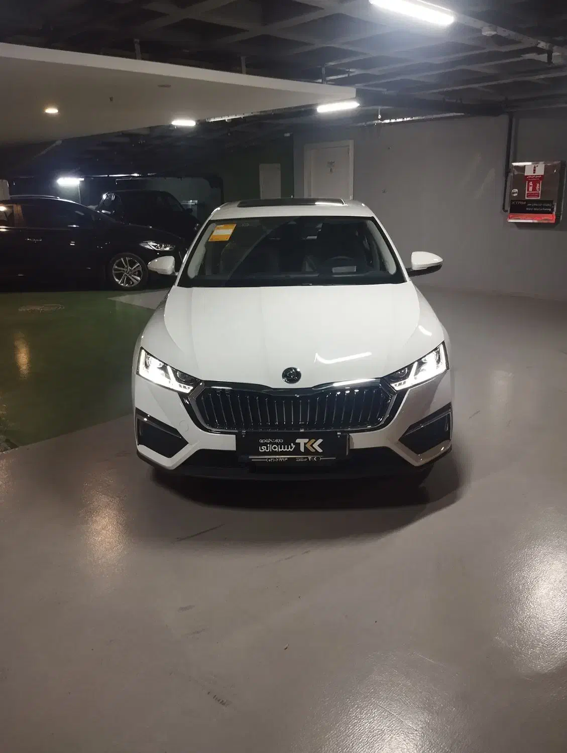 اشکودا اوکتاویا فول ۲۰۲۴سفید/تجارت خودرو خسروانی|خودرو سواری و وانت|تهران, حکمت|دیوار