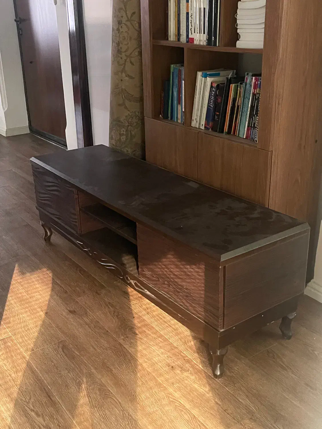 میز تلویزیون قهوه ای|میز تلویزیون|رشت, استادسرا|دیوار