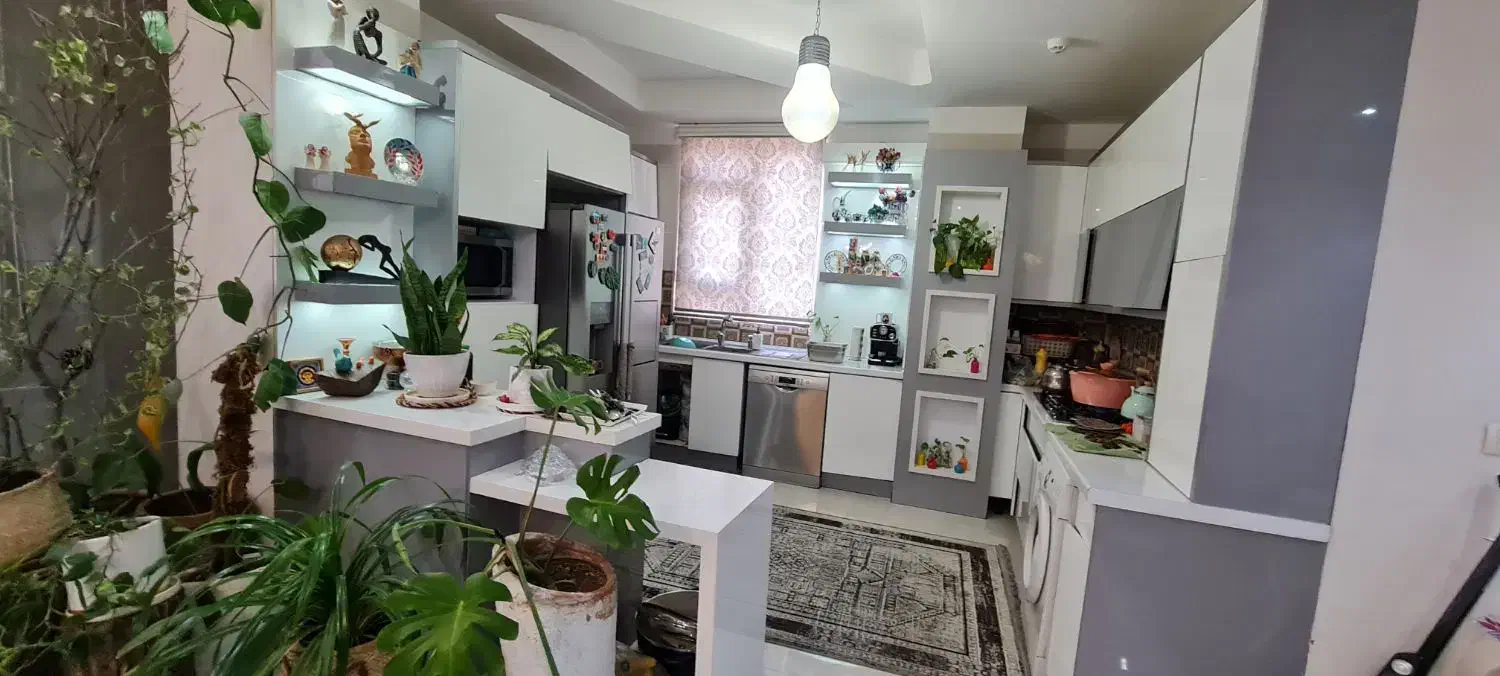 ۱۳۰متر نورگیر ودوبر ونوساز آپارتمان فروشی بی نظیر|فروش آپارتمان|کرج, مصباح|دیوار