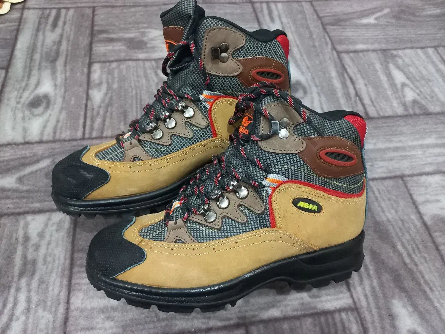 کفش کوهنوردی|کوهنوردی و کمپینگ|اسلام‌شهر, شهرک واوان|دیوار