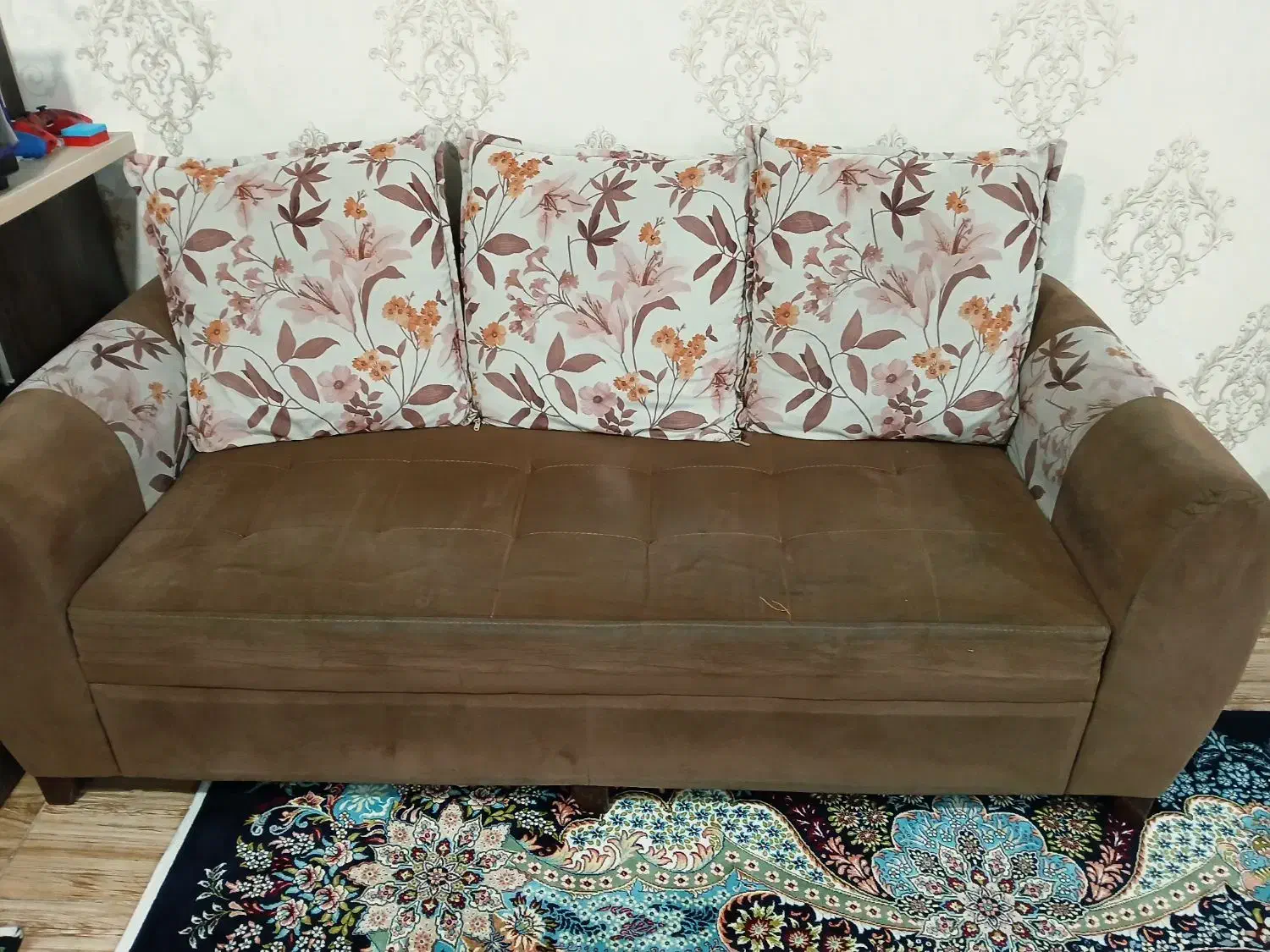 مبلمان هفت نفره|مبلمان خانگی و میز عسلی|رشت, جماران|دیوار