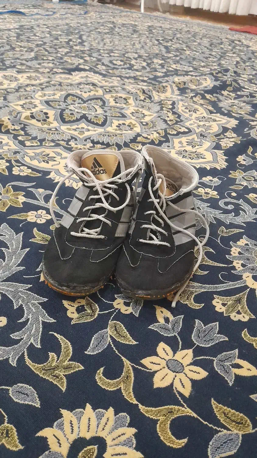 کفش ولباس کشتی|لباس|القجر, |دیوار